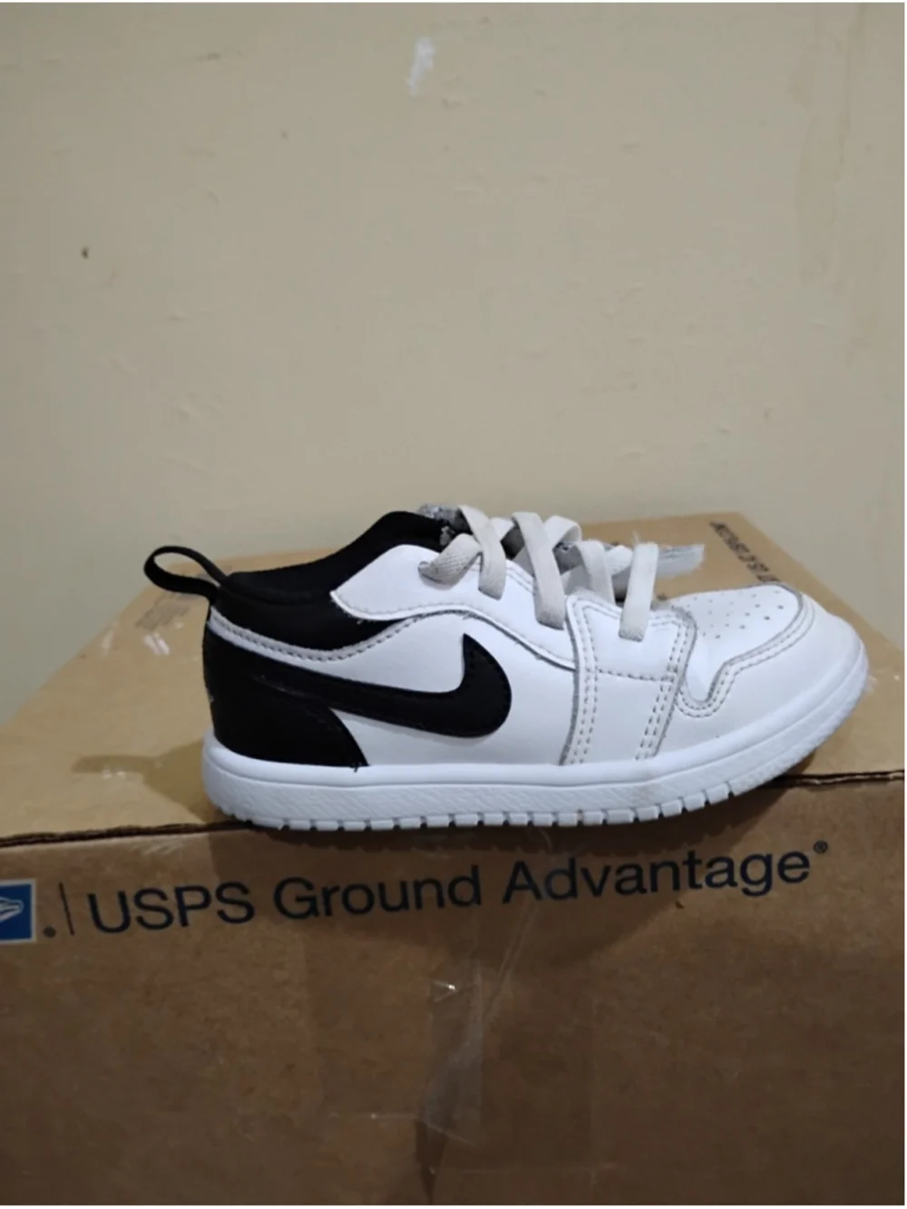 Jordan 1 Low ALT Toddler Size 9 White Black Low Top Lifestyle Shoes DR9747-132